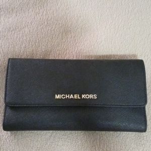 Micheal kors wallet